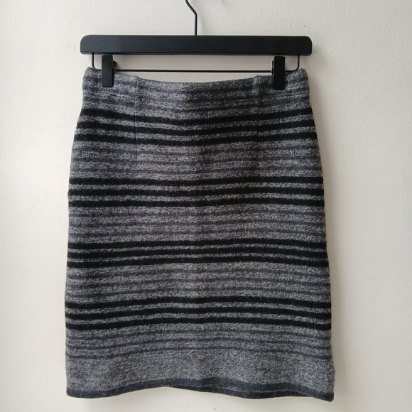 Toad & Co 100% Merino Wool Skirt Black Gray Stripe Women's Small - Picture 3 of 6